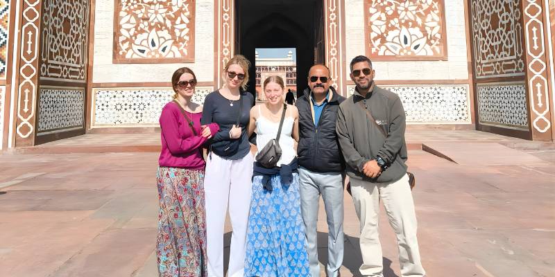 Agra Sightseeing by Taxi: Complete Guide to Local Tours, Car Options & Travel Tips